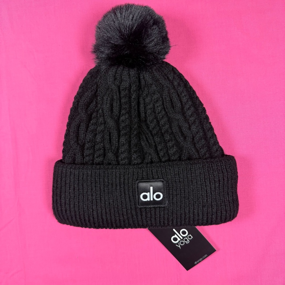 Alo Yoga Black Cable Knit Pom Beanie NWT Women’s Winter Hat - Picture 2 of 5
